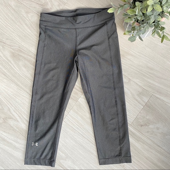 Under Armour Pants - Under Armour Gray Capri leggings size small